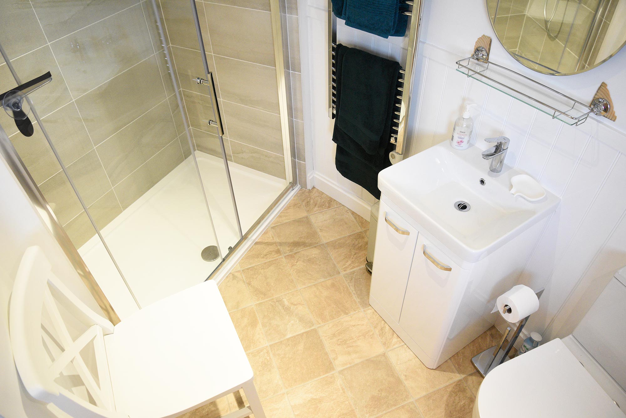 Isle of Skye Rotunda Self Catering Accommodation En Suite Bathroom Walk in Shower WIFI Sea View Kitchen King Size Bed