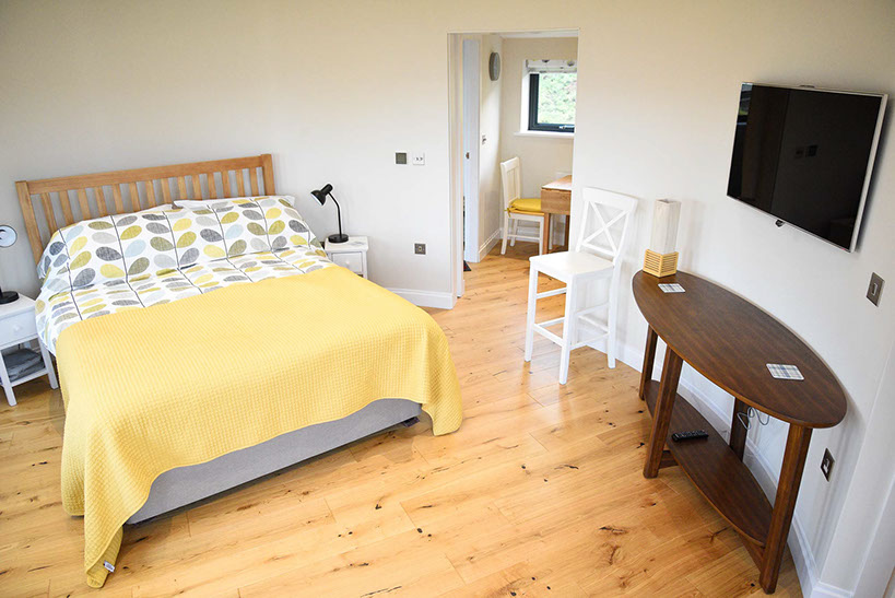 Isle of Skye Rotunda contains a king size double bed with Smart TV